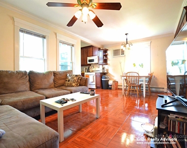 8 Delaware Pl Apt 3 - Photo Thumbnail 9