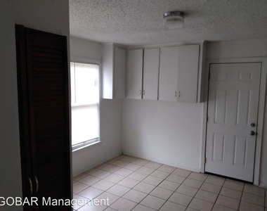 4620 Galveston St - Photo Thumbnail 7