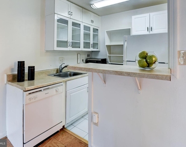 922 24th St Nw #302 - Photo Thumbnail 11