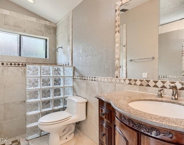 8208 Cassia Terrace - Photo Thumbnail 10