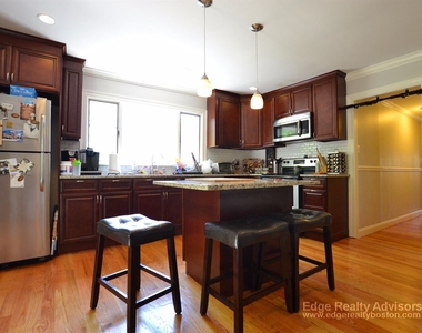 33 Bigelow St Apt 2 - Photo Thumbnail 9