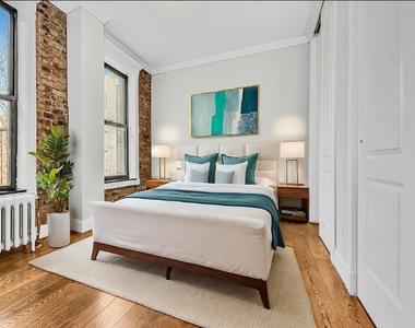 350 West 21st Street - Photo Thumbnail 1