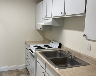 1461 - 69 Hillcrest Ave - Photo Thumbnail 3