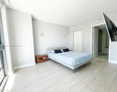 1300 S Miami Ave Unit 1405 - Photo Thumbnail 11