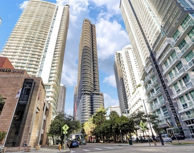 1000 Brickell Plz - Photo Thumbnail 0