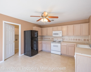 609 Riverway Ln - Photo Thumbnail 8