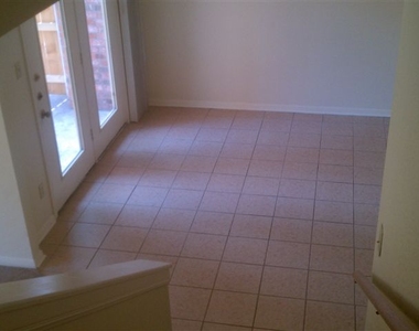 1401 Summit St - Photo Thumbnail 25