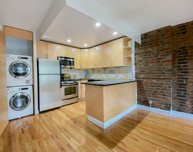 510 East 11th Street - Photo Thumbnail 0