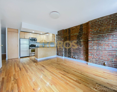 510 East 11th Street - Photo Thumbnail 5