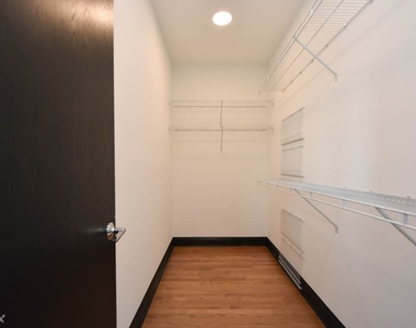 3923 N. Ashland, Unit G - Photo Thumbnail 14