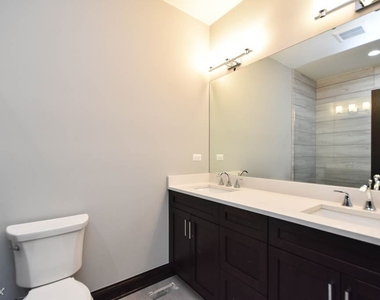 3923 N. Ashland, Unit G - Photo Thumbnail 13