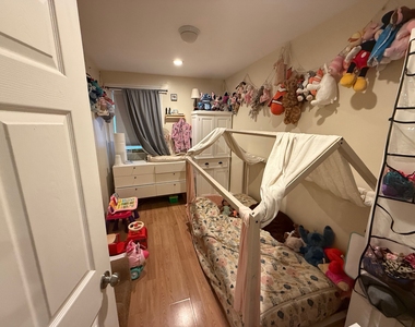 42-3 21st Avenue - Photo Thumbnail 7