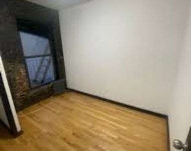 520 East 14th Street - Photo Thumbnail 6