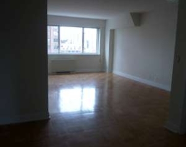 East 71st Street - Photo Thumbnail 11