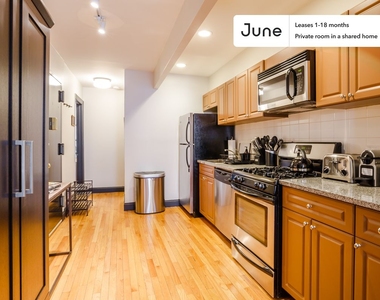 356 West 39th Street - Photo Thumbnail 5