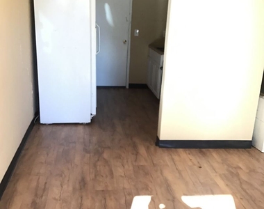 3431 Ruben St - Photo Thumbnail 5