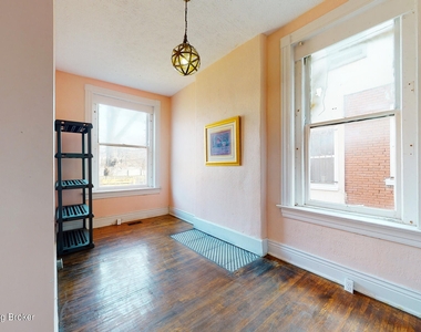 109 E Saint Catherine St - Photo Thumbnail 28