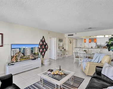 3725 S Ocean Dr - Photo Thumbnail 5