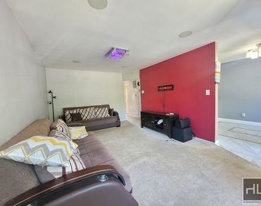 2 bed 1 bath at East Elmhurst. - Photo Thumbnail 9