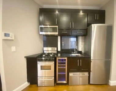 West 103rd Street - Photo Thumbnail 9