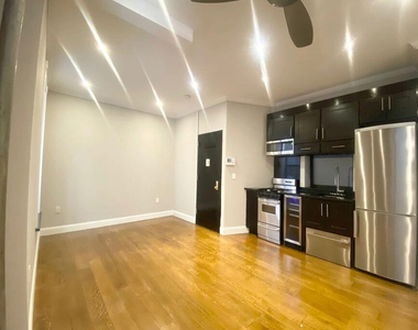 West 103rd Street - Photo Thumbnail 3
