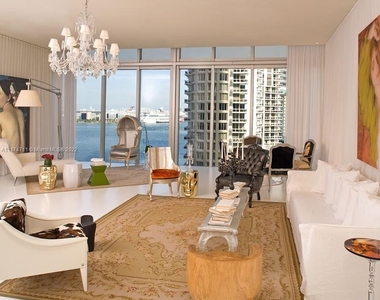 465 Brickell Ave - Photo Thumbnail 4