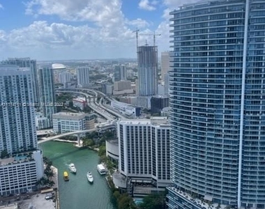 465 Brickell Ave - Photo Thumbnail 9