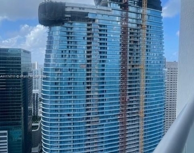 465 Brickell Ave - Photo Thumbnail 10