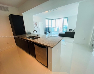 950 Brickell Bay Dr - Photo Thumbnail 2