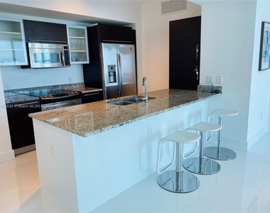 950 Brickell Bay Dr - Photo Thumbnail 14