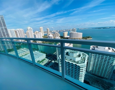 950 Brickell Bay Dr - Photo Thumbnail 9