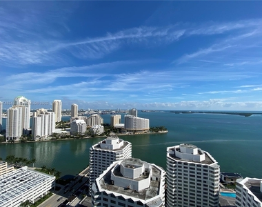 950 Brickell Bay Dr - Photo Thumbnail 12