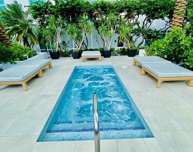 950 Brickell Bay Dr - Photo Thumbnail 19