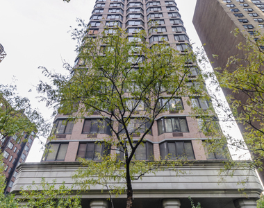 East 39th Street - Photo Thumbnail 14