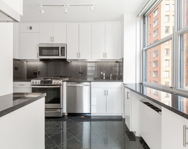 East 39th Street - Photo Thumbnail 2