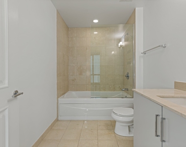 2 W Delaware Place - Photo Thumbnail 15