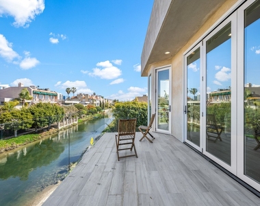 3511 Grand Canal - Photo Thumbnail 10