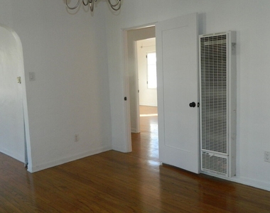 8546 Saturn St - Photo Thumbnail 12