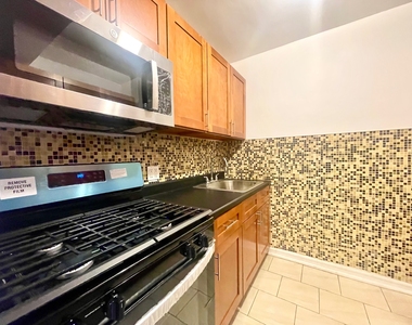 2011 Ocean Avenue - Photo Thumbnail 5