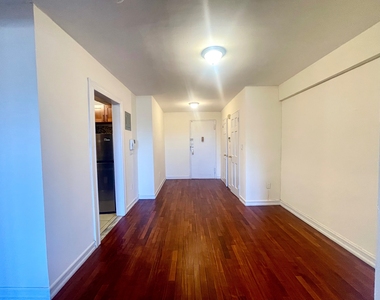 2011 Ocean Avenue - Photo Thumbnail 4