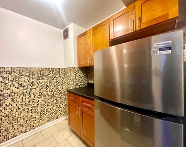 2011 Ocean Avenue - Photo Thumbnail 6