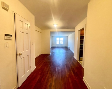 2011 Ocean Avenue - Photo Thumbnail 2
