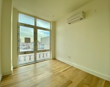 169 Johnson Avenue - Photo Thumbnail 2
