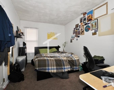 58 Mansfield St Apt 2 - Photo Thumbnail 5