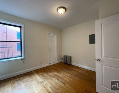 226 Atlantic Ave - Photo Thumbnail 3