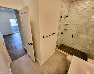 22 East Rittenhouse Street - Photo Thumbnail 10