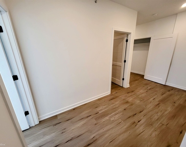 22 East Rittenhouse Street - Photo Thumbnail 8