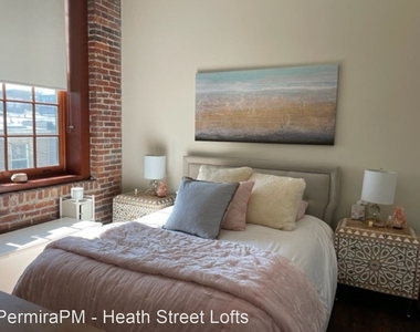 111 W Heath - Photo Thumbnail 4