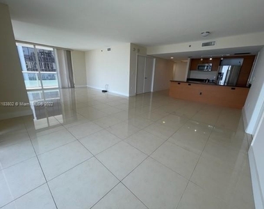 50 Biscayne Blvd - Photo Thumbnail 5