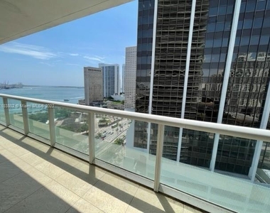 50 Biscayne Blvd - Photo Thumbnail 0